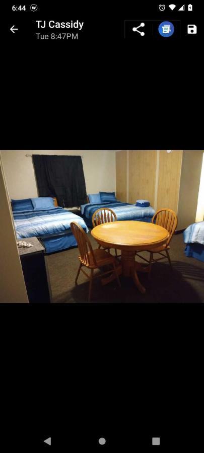 Marinette Inn Extérieur photo