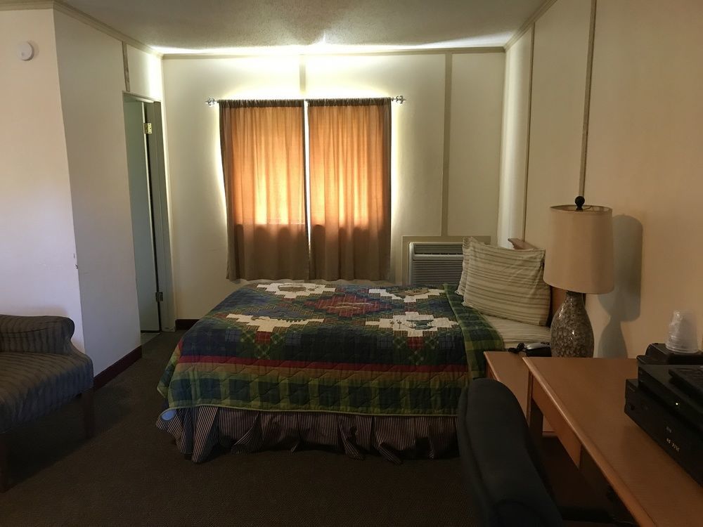 Marinette Inn Extérieur photo